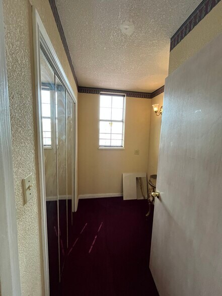 More Photos Of 102 W Calton Rd, Laredo Office Residential For Sale