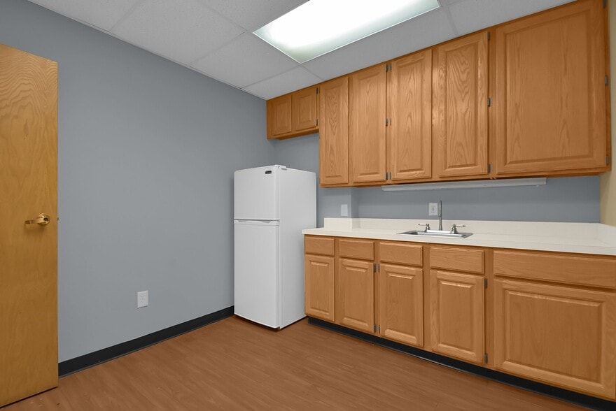 More Photos Of 660 Cooper Rd, Westerville Medical For Sale