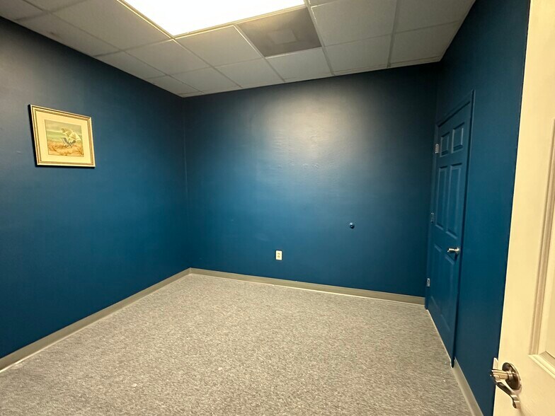 More Photos Of 214 Pasadena Ave S, Saint Petersburg Office For Lease