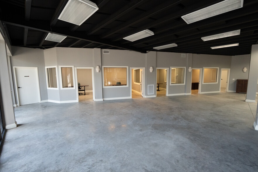 More Photos Of 12633 Shiloh Church Rd, Houston Warehouse For Sale