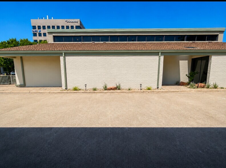 More Photos Of 3132 W 5th St, Fort Worth Office For Lease