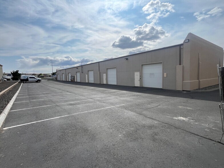 More Photos Of 6503 W Okanogan Ave, Kennewick Warehouse For Lease
