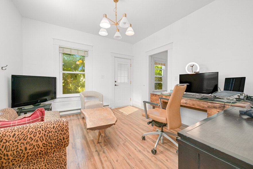 More Photos Of 1302 Larrabee Ave, Bellingham Multifamily For Sale