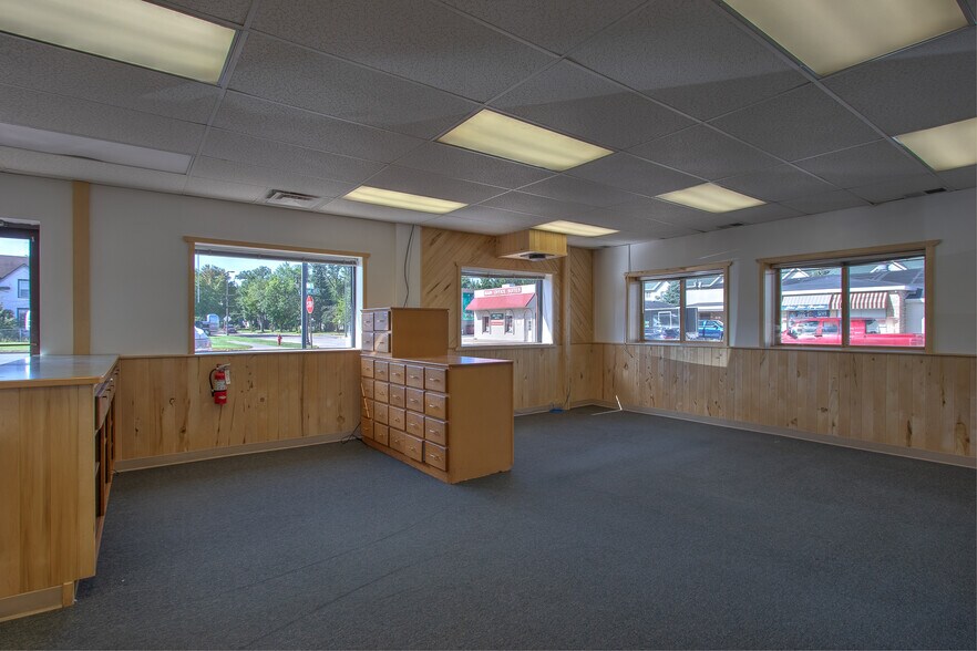 More Photos Of 206 Union St S, Mora Freestanding For Lease