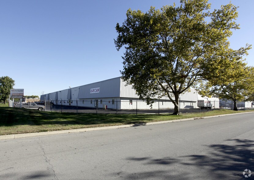 More Photos Of 2060-2078 N Integrity Dr, Columbus Warehouse For Lease