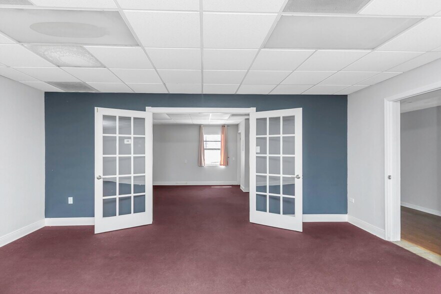 More Photos Of 1915 E Bay Dr, Largo General Retail For Sale