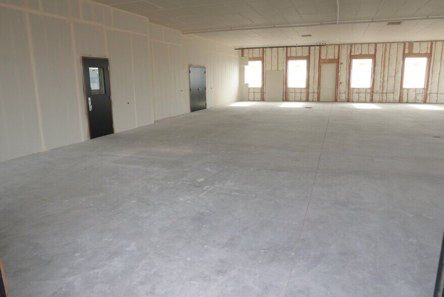 More Photos Of 271 S Elm Ave, Eaton Office For Sale