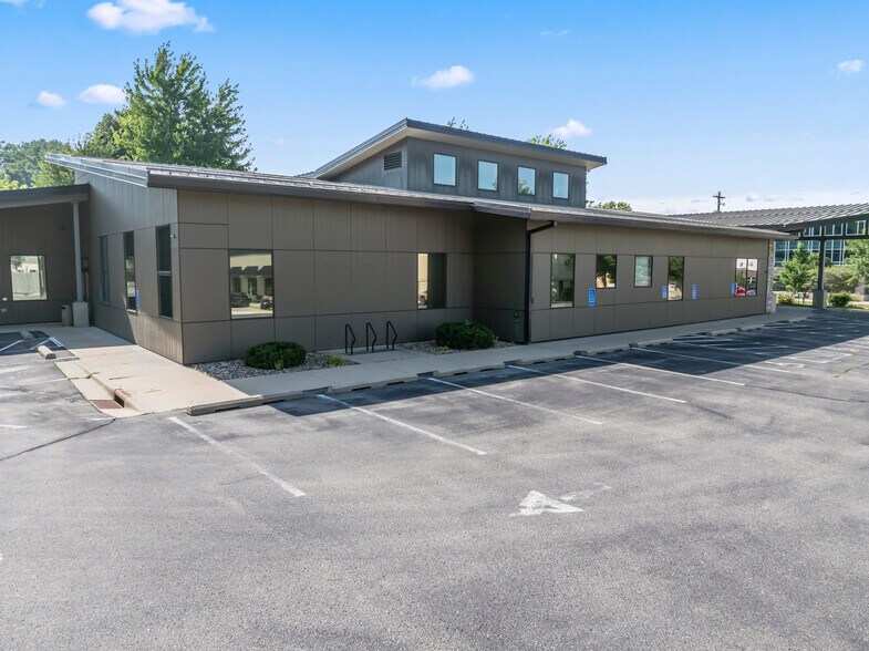 More Photos Of 2200 2nd St SW, Rochester Office For Sale