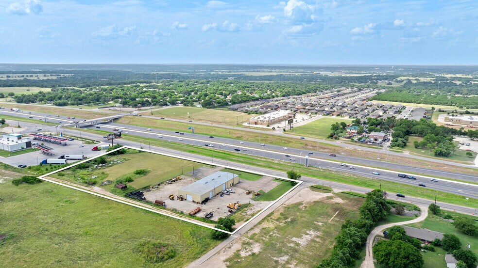 More Photos Of 3275 W US Highway 190, Belton Warehouse For Lease
