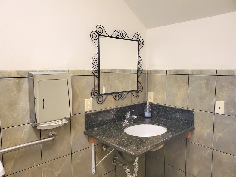 More Photos Of 901 S Fremont Ave, Alhambra Warehouse For Lease
