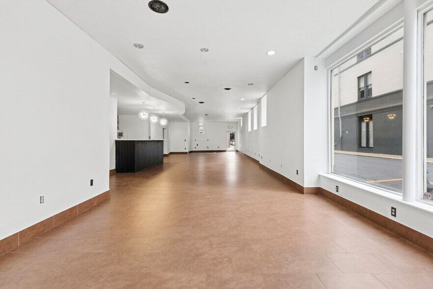 More Photos Of 401 Baronne St, New Orleans Hospitality For Lease