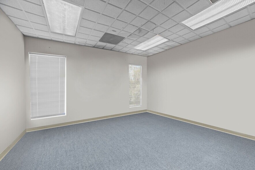 More Photos Of 829-843 W Star St, Greenville Warehouse For Sale