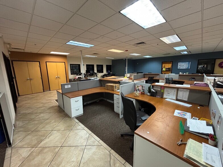 More Photos Of 901 W Owassa Rd, Edinburg Warehouse For Lease