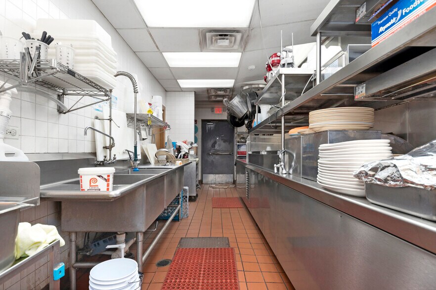 More Photos Of 1015 E Ogden Ave, Naperville Fast Food For Sale