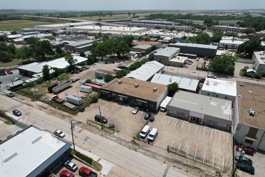 More Photos Of 4829 Gretna St, Dallas Industrial For Lease