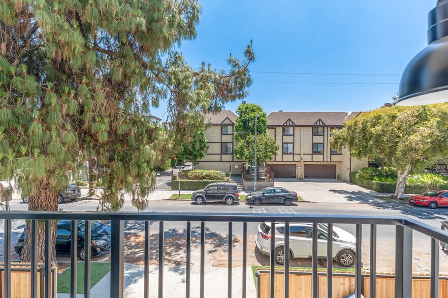More Photos Of 21719 Hart St, Canoga Park Apartments For Sale