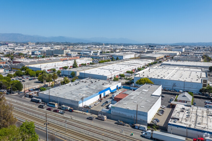 More Photos Of 4801 Staunton Ave, Los Angeles Industrial For Sale