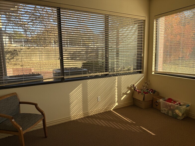 More Photos Of 1716 Chadwick Ct, Hurst Medical For Sale