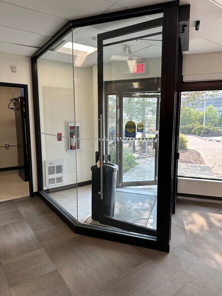 More Photos Of 6005 Gateway Blvd, Edmonton Office For Lease