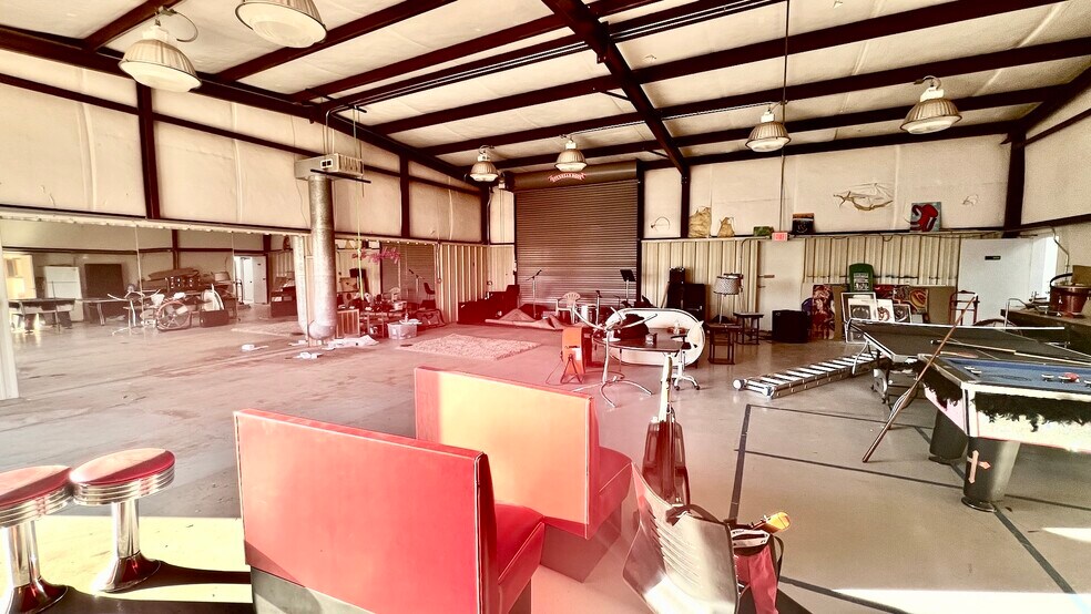 More Photos Of 13784 Highway 9 N, Milton Loft Creative Space For Lease