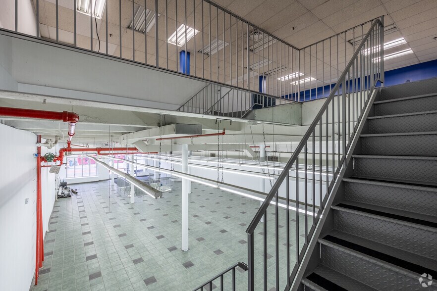 More Photos Of 512 W 181st St, New York Office For Lease