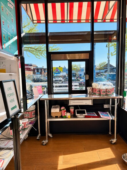 More Photos Of 47 Rehoboth Ave, Rehoboth Beach Storefront For Sale