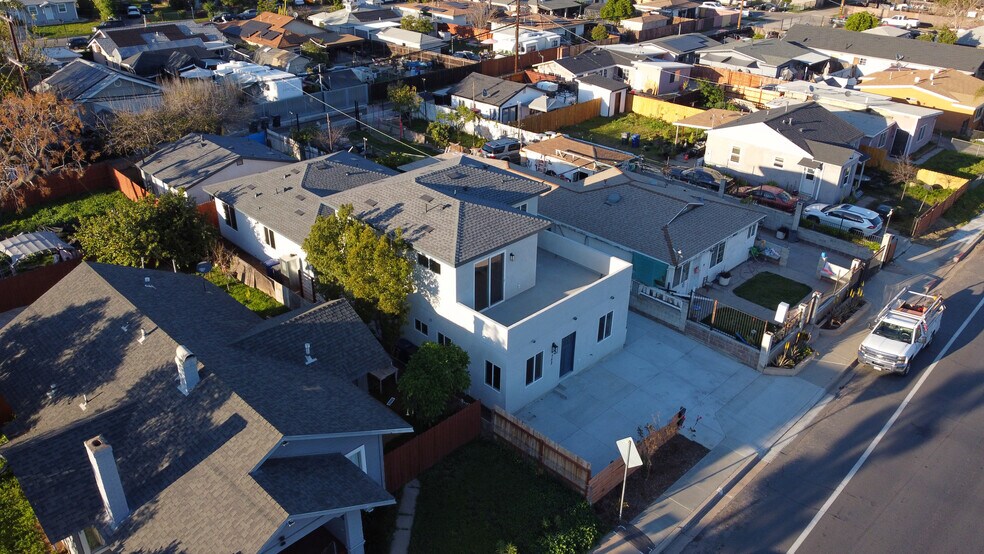 More Photos Of 752 W 9th Ave, Escondido Apartments For Sale