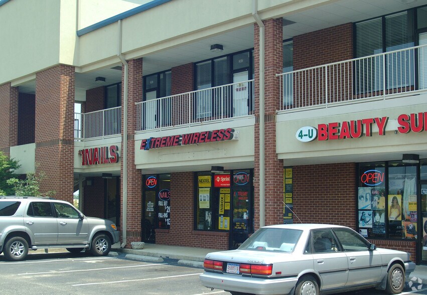 More Photos Of 1907 S College St, Auburn Storefront Retail Office For Lease