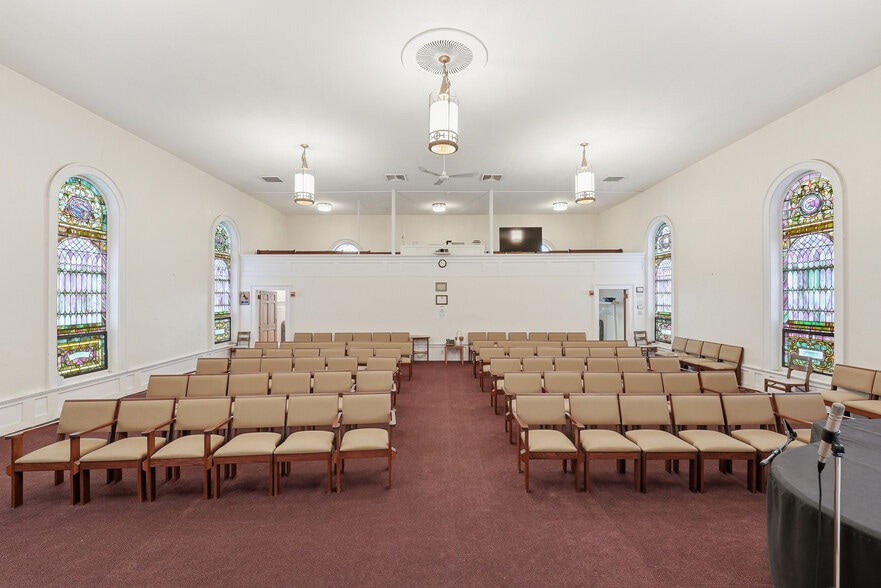 More Photos Of 461 King St, Littleton Specialty For Sale