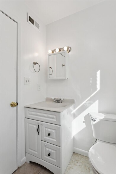 More Photos Of 6704 Cedar Lake Dr, Gloucester Apartments For Sale
