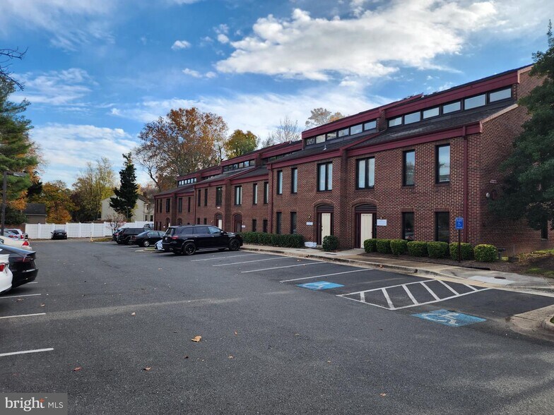 More Photos Of 2555-2575 Chain Bridge Rd, Vienna Medical For Sale
