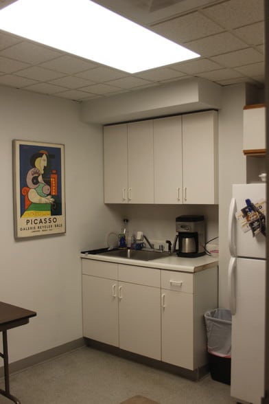 More Photos Of 130 Lenox Ave, Stamford Warehouse For Sale