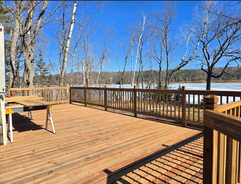 More Photos Of 11706 N Eaton Rd, Hayward Bar For Sale