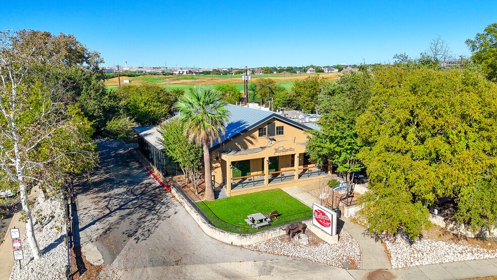 More Photos Of 7310 Jones Maltsberger Rd, San Antonio Restaurant For Sale