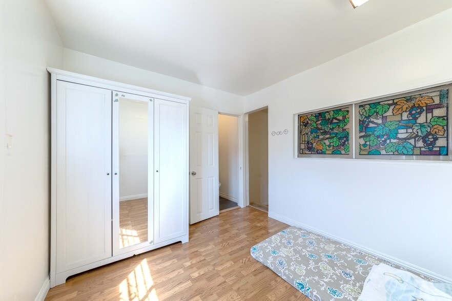 More Photos Of 1025 S Catalina St, Los Angeles Religious Facility For Sale