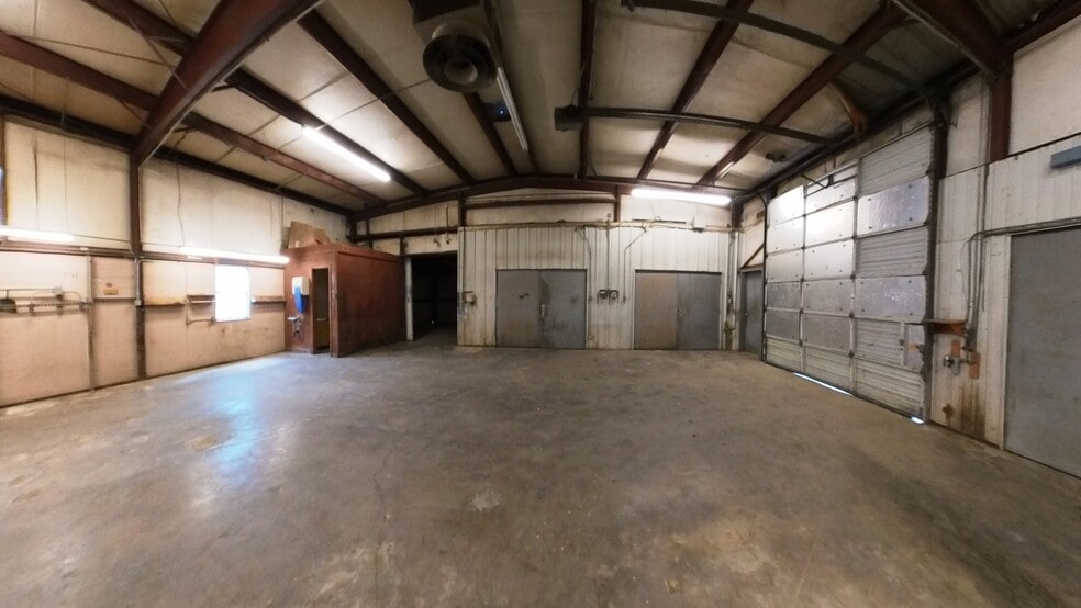 More Photos Of 14826 Yarberry St, Houston Warehouse For Sale