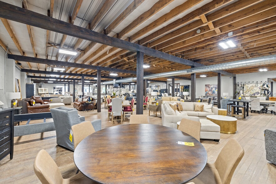 More Photos Of 764 E Seventh St, Lexington Warehouse For Sale