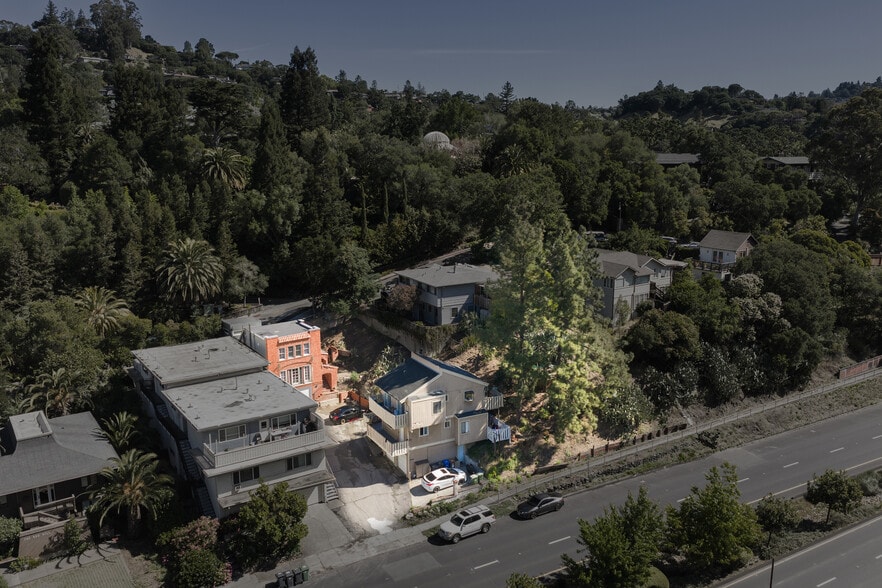 More Photos Of 250 Red Hill Ave, San Anselmo Apartments For Sale