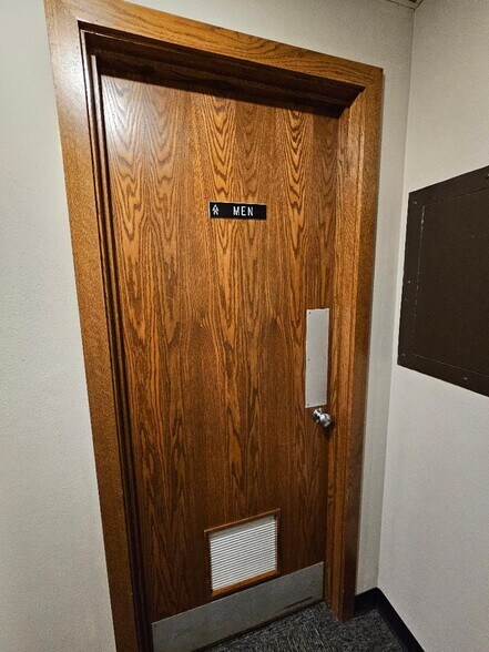 More Photos Of 840 Lake Ave, Racine Office For Sale