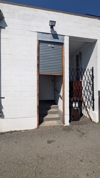 More Photos Of 33-05 Francis Lewis Blvd, Flushing Storefront For Lease