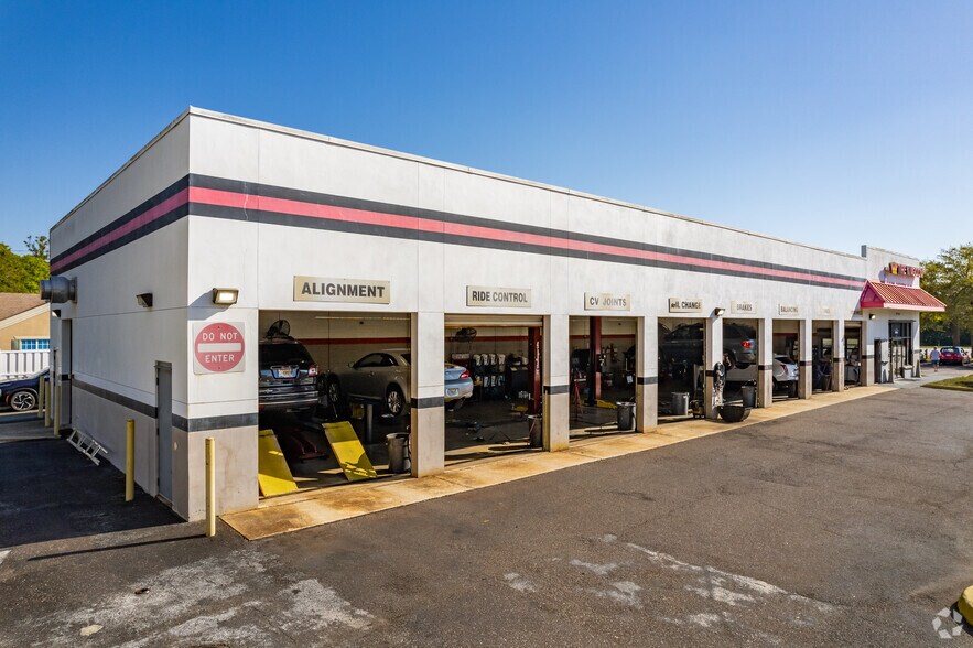 More Photos Of 1260 E Lake Rd S, Tarpon Springs Auto Repair For Sale
