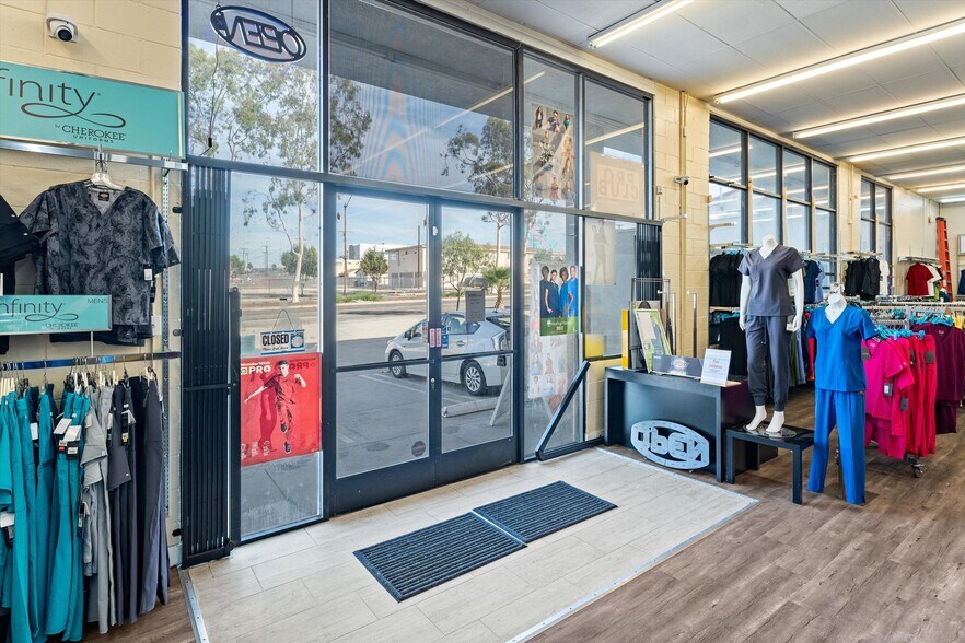 More Photos Of 500 E Willow St, Long Beach General Retail For Sale