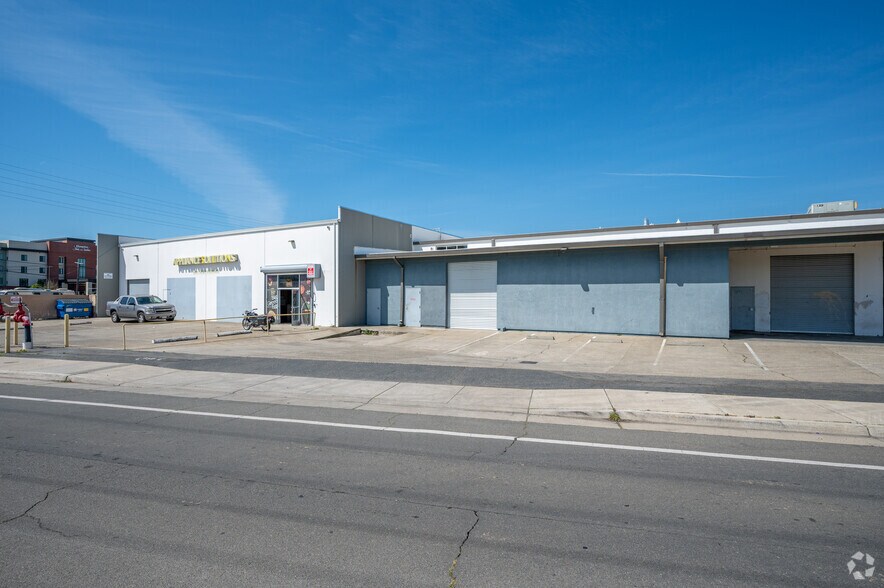 More Photos Of 6800 Folsom Blvd, Sacramento Unknown For Lease