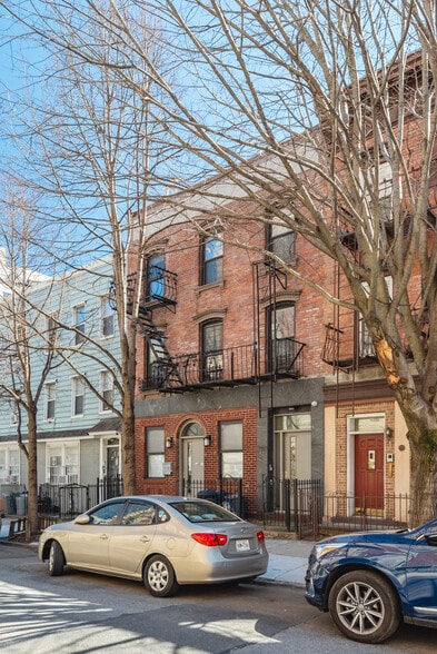 More Photos Of 51 Havemeyer St, Brooklyn Storefront Retail Office For Sale