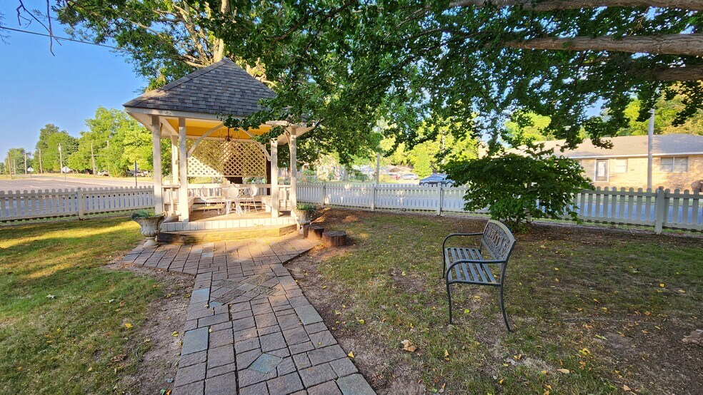More Photos Of 224 W Chickasaw St, Tahlequah Hospitality For Sale