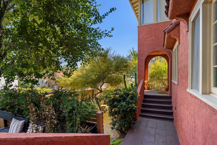 More Photos Of 1501 Westerly Ter, Los Angeles Apartments For Sale