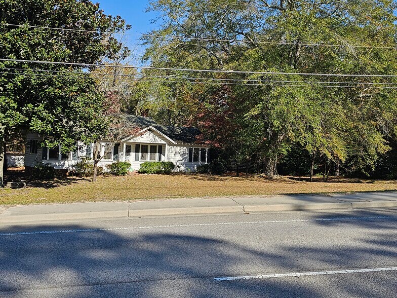 More Photos Of 1607 S Lake Dr, Lexington Land For Sale