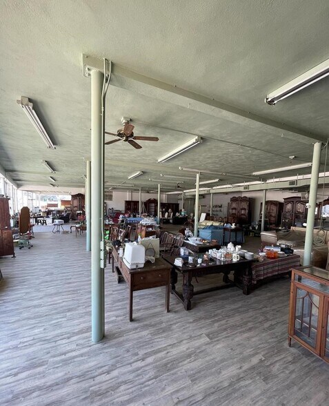 More Photos Of 129 W Old Cross Rd, New Market General Retail For Sale