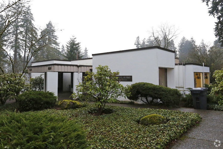 Primary Photo Of 16463 Lower Boones Ferry Rd, Lake Oswego Unknown For Lease