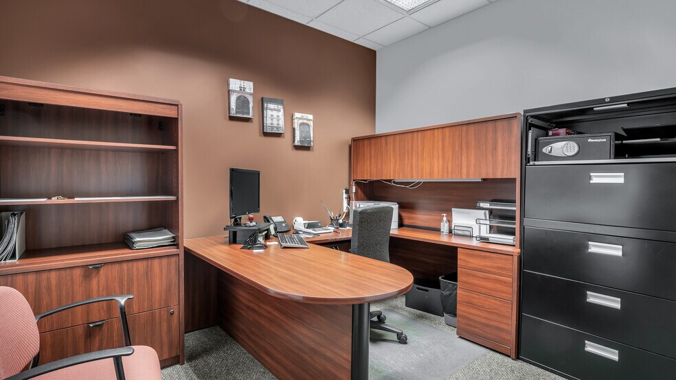 More Photos Of 484 Pelissier St, Windsor Office For Lease